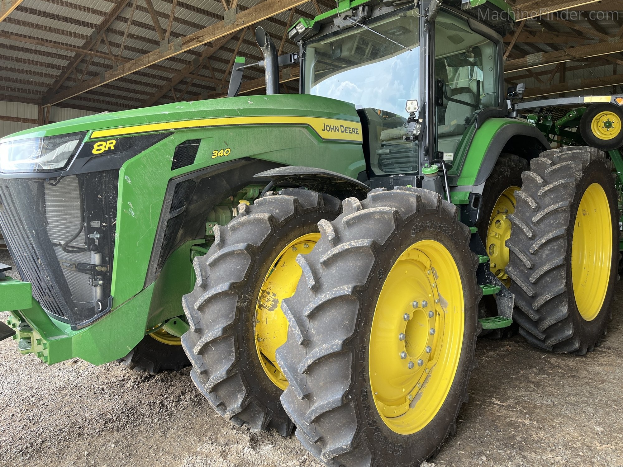 2023 JD 8R 340