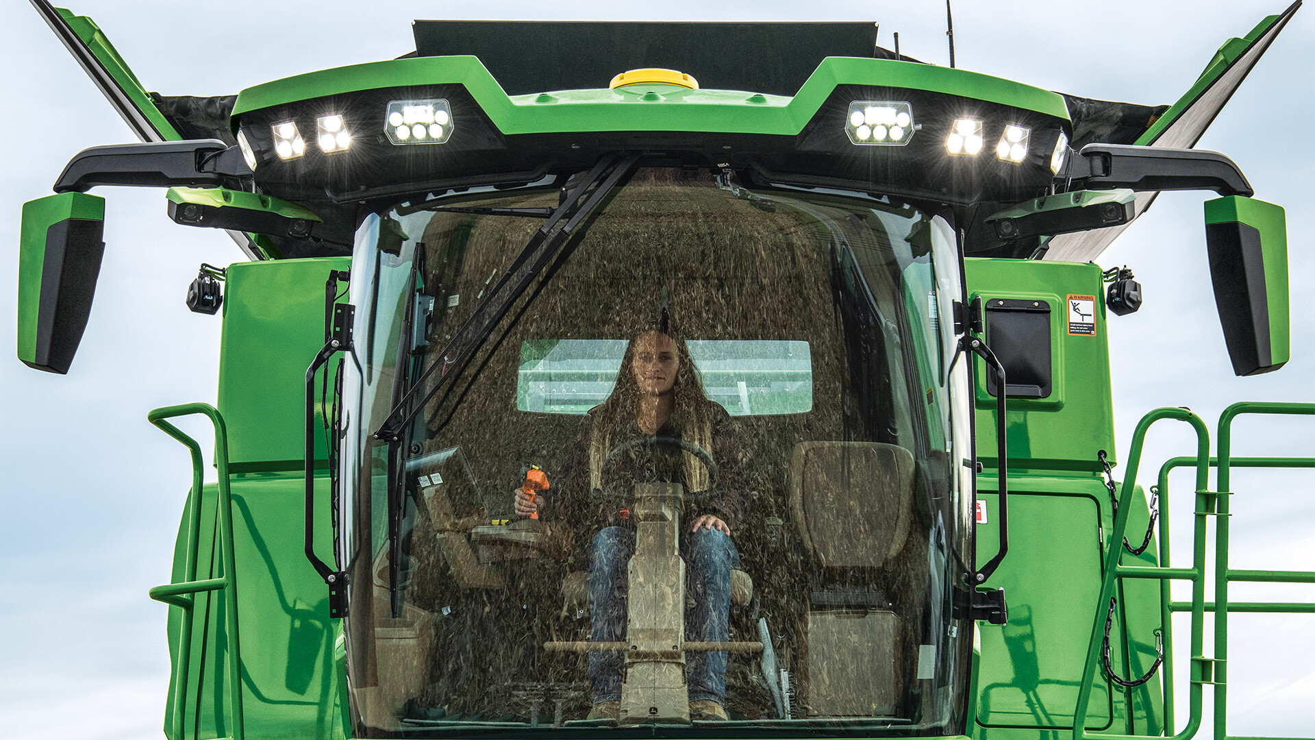 John-Deere-S7-Combine-Cab-Exterior