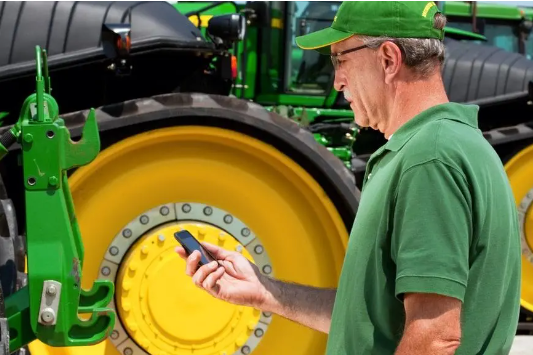 Exploring the New Features and Benefits of JDLink™ for Efficient Farm Management