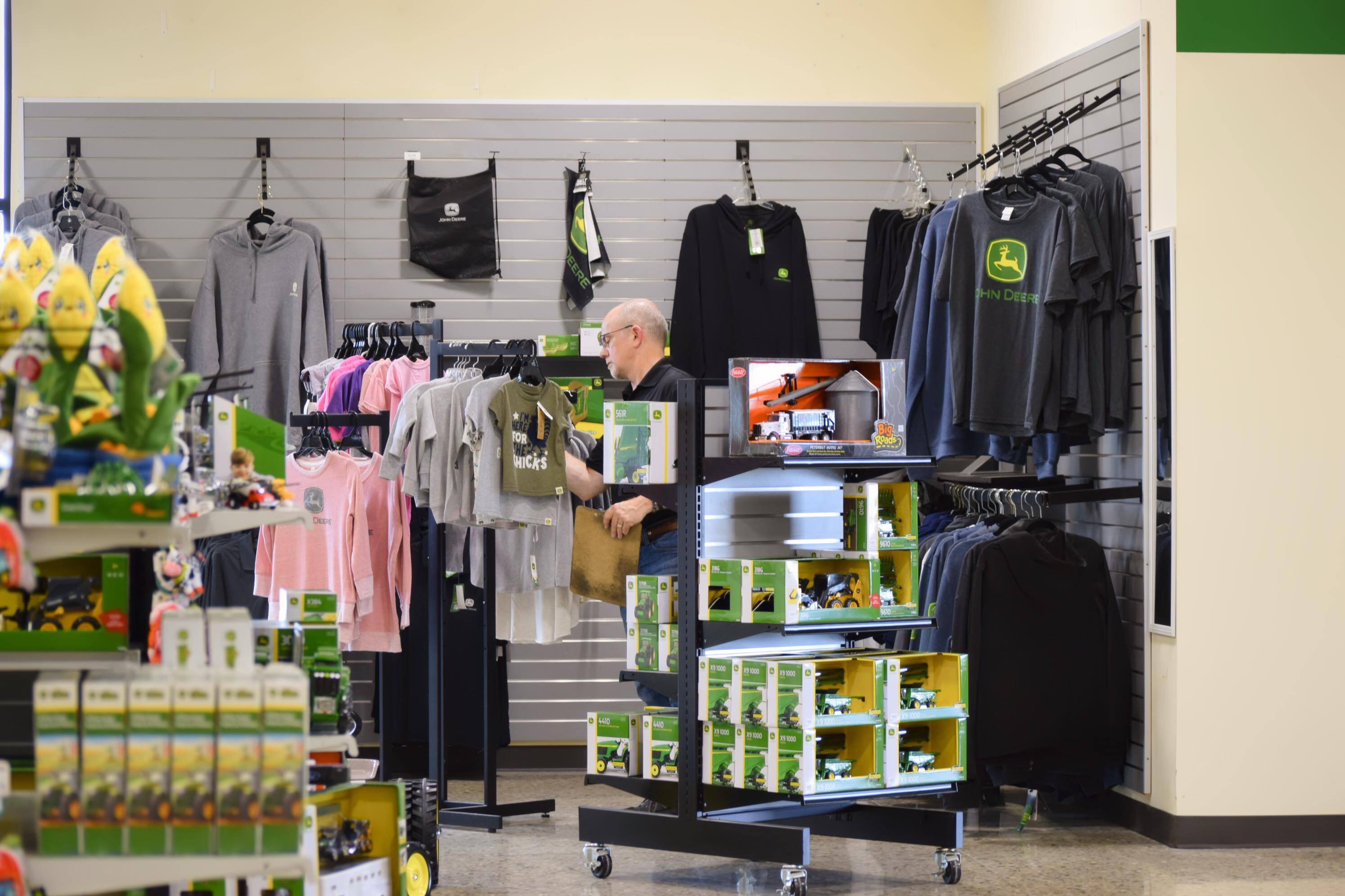 Koenig Equipment John Deere Greenville, Ohio Store 24