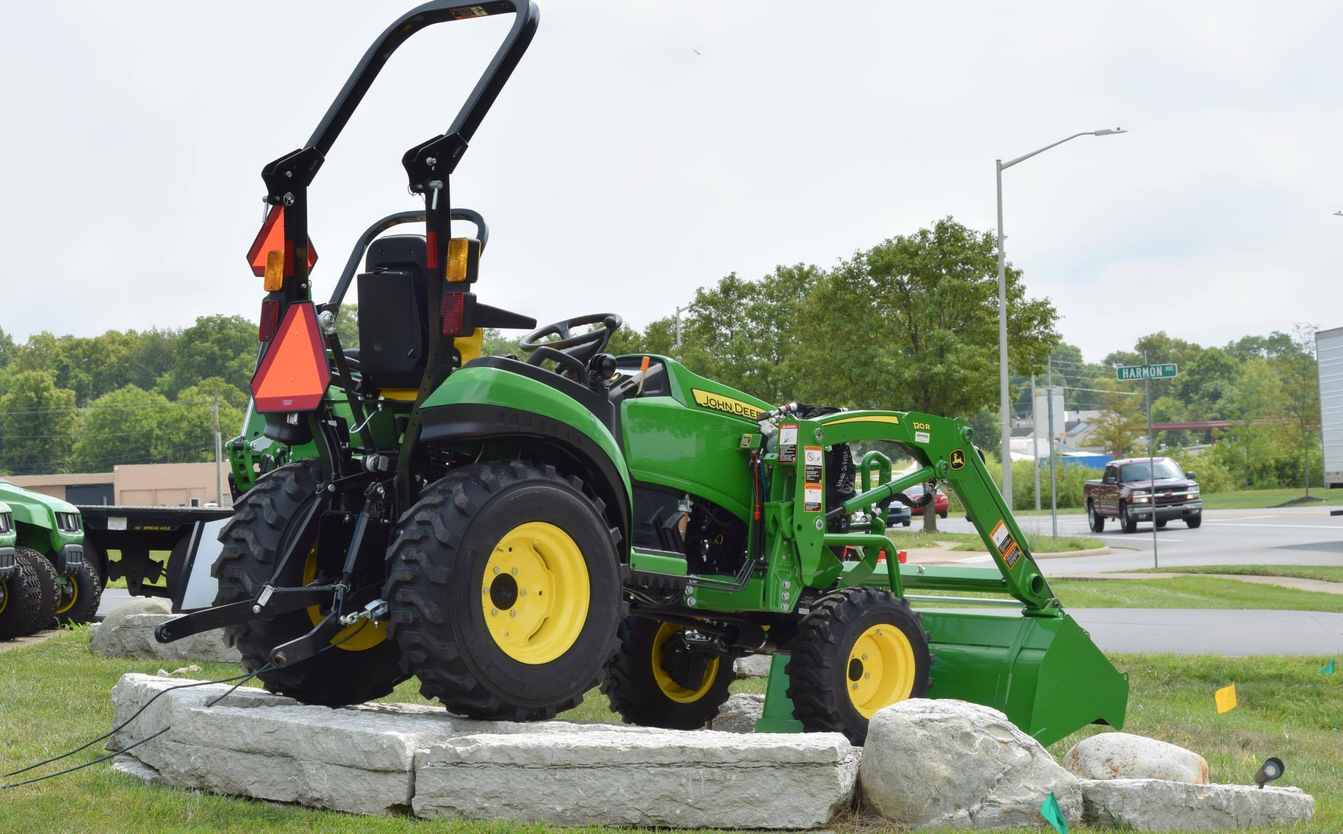 Koenig Equipment John Deere Lebanon, Ohio Store 12