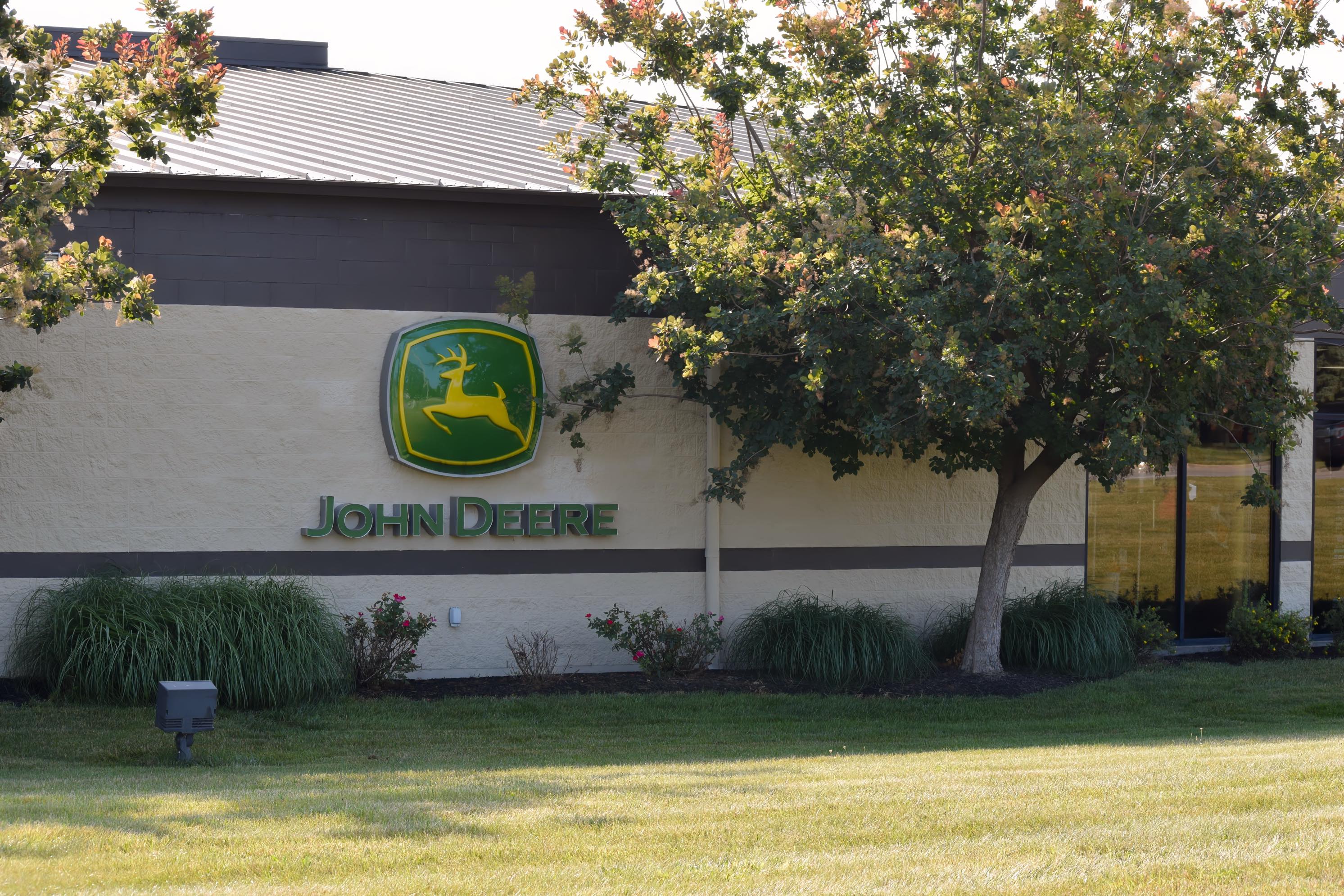 Koenig Equipment John Deere Tipp City, Ohio Store 50