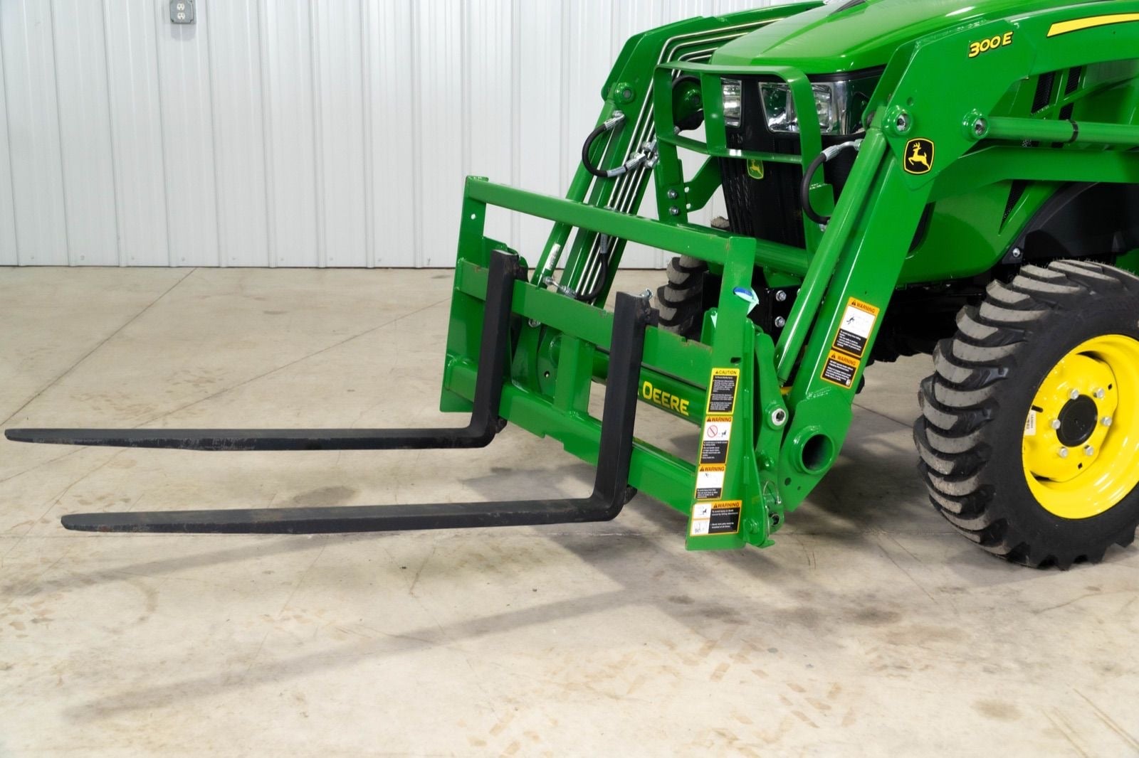 Pallet forks on a 300E loader