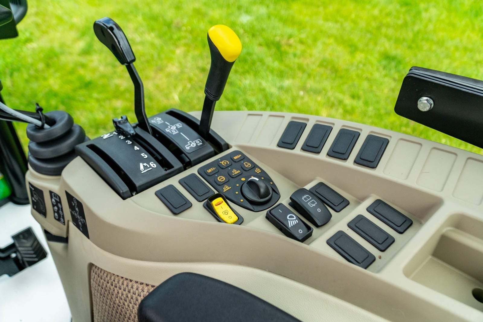 John Deere 3046R cab controls