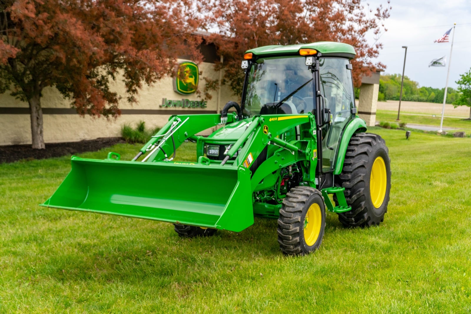 John Deere 4052R cab tractor with a 440R loader