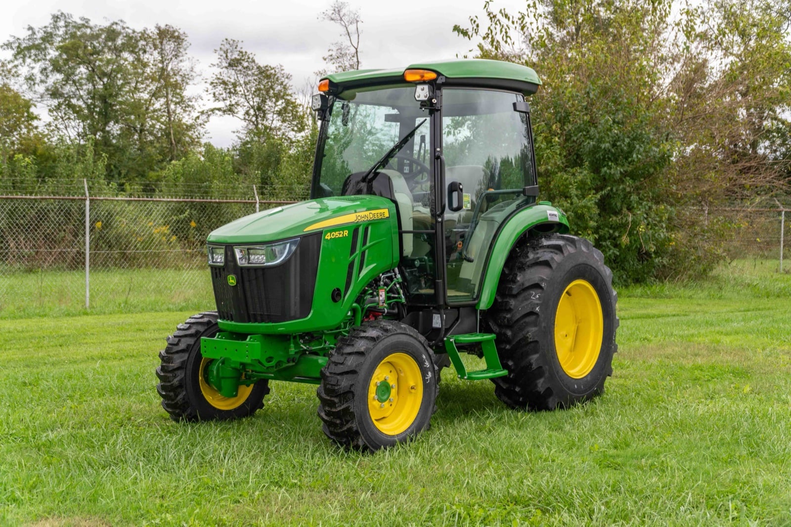 John Deere 4052R