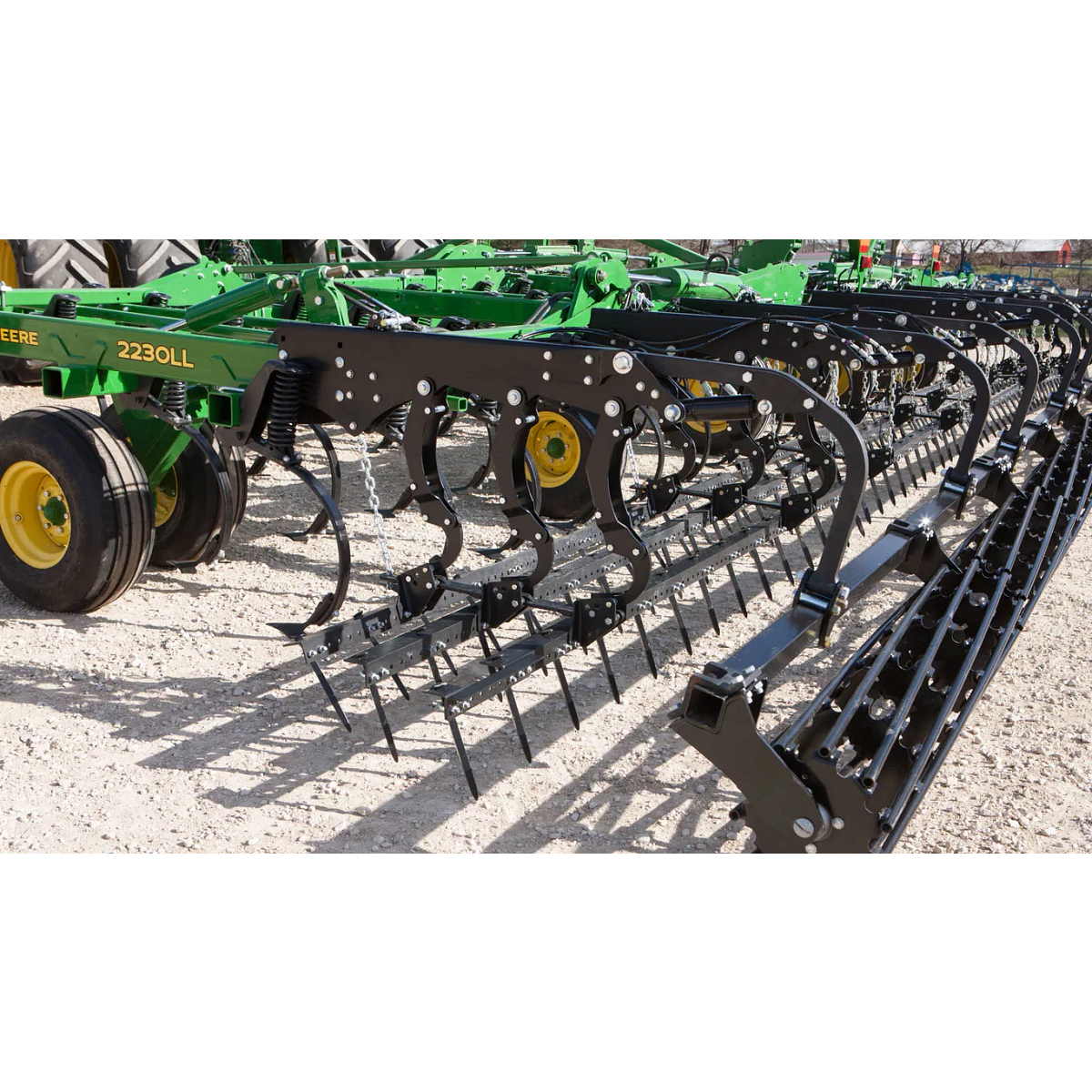 John Deere 2230LL 3-Section, 11-ft Center Frame, 33 ft, 6 in.