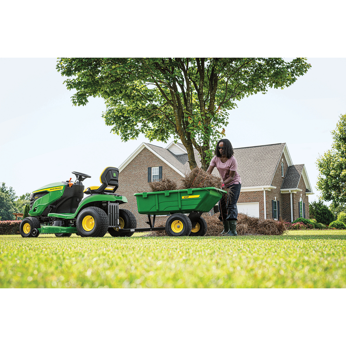 S120 Lawn Tractor with 10P trailer