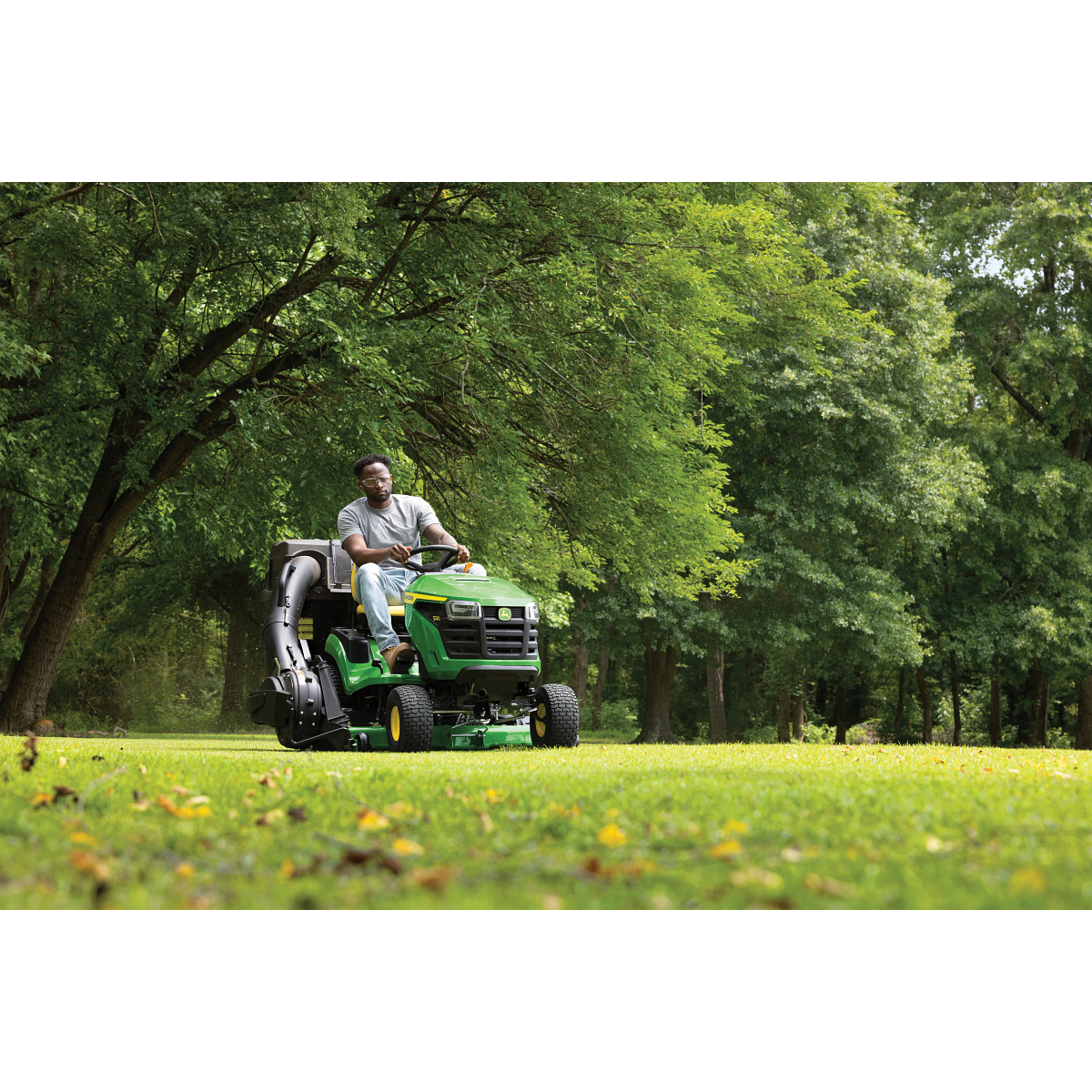S220 Lawn Tractor